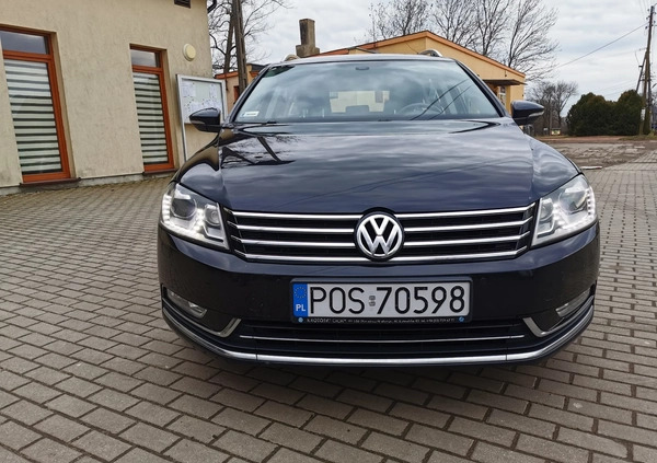 Volkswagen Passat cena 41900 przebieg: 247000, rok produkcji 2013 z Chojnów małe 379